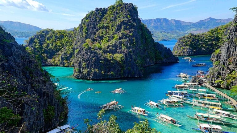 Philippines Tourist Spot - kayangan Coron palawan